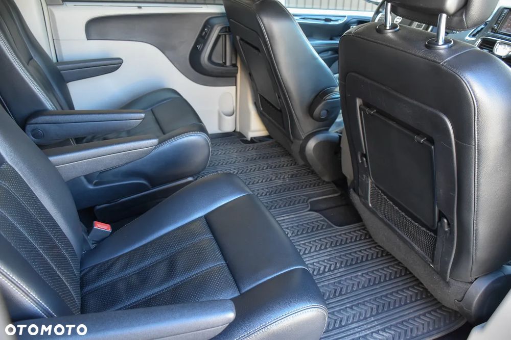 Lancia Voyager 2.8CRD Platinum - 31