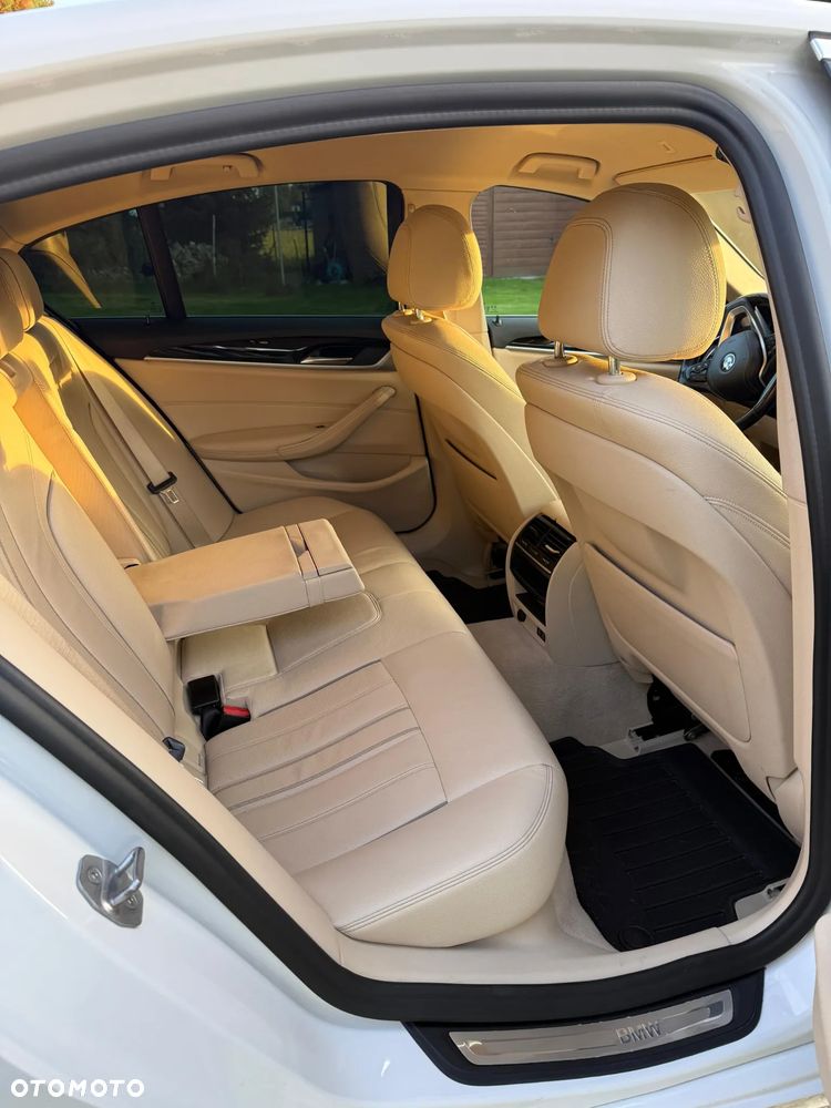 BMW Seria 5 520d - 29