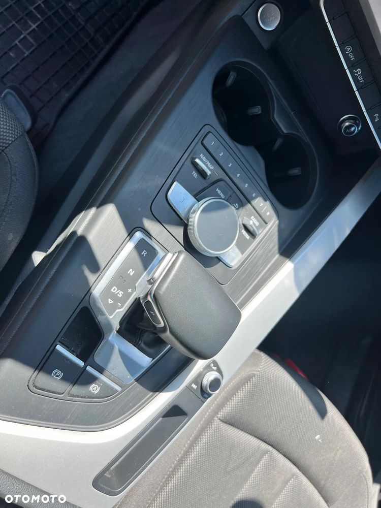 Audi A4 35 TFSI S tronic - 18