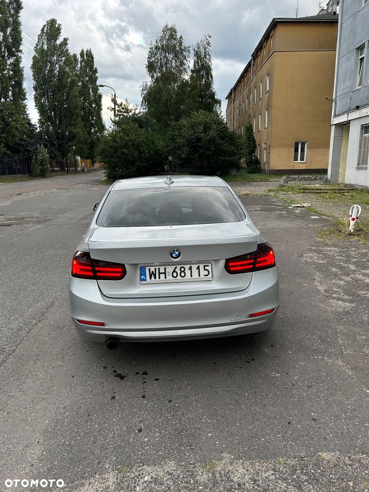 BMW Seria 3 320i - 6