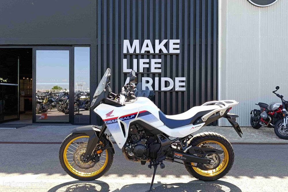 Honda Transalp 750 - 6