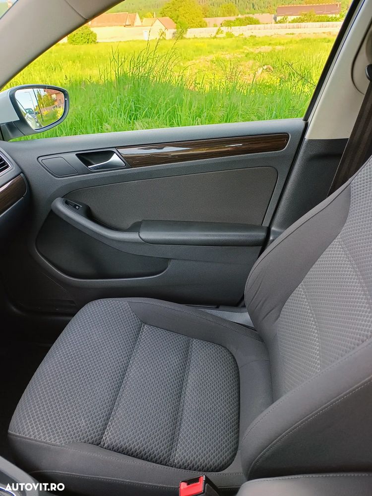 Volkswagen Jetta - 15