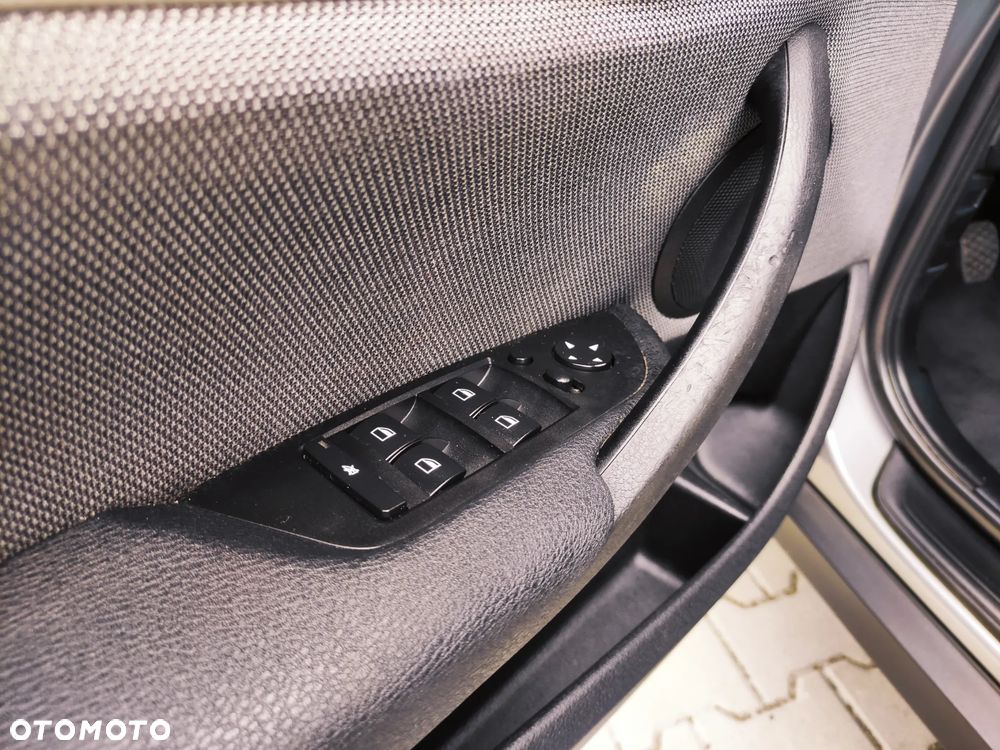 BMW X1 xDrive20i - 22
