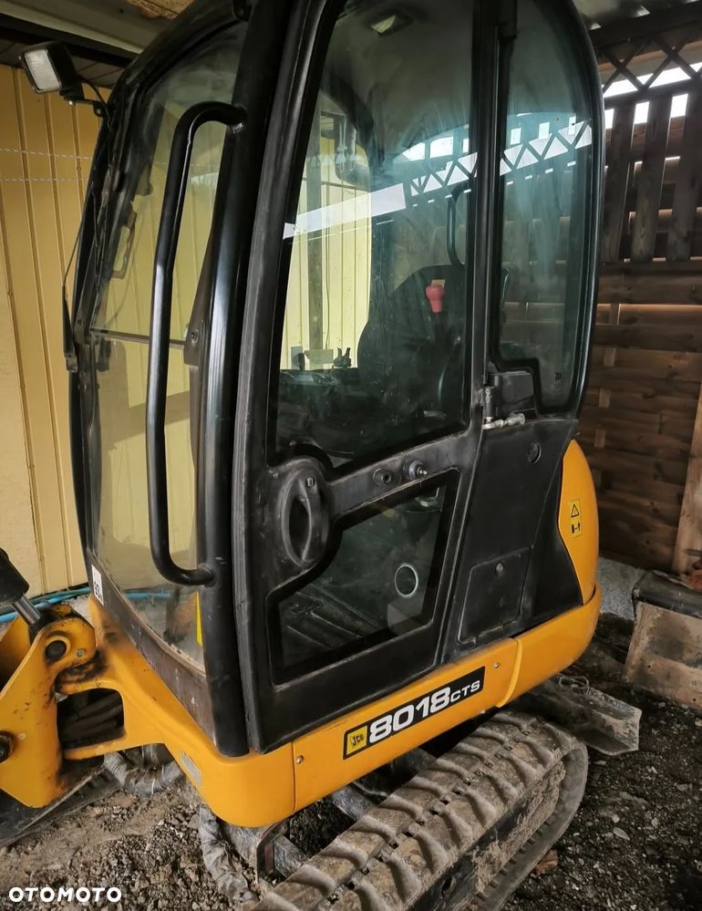 JCB 8018 - 3