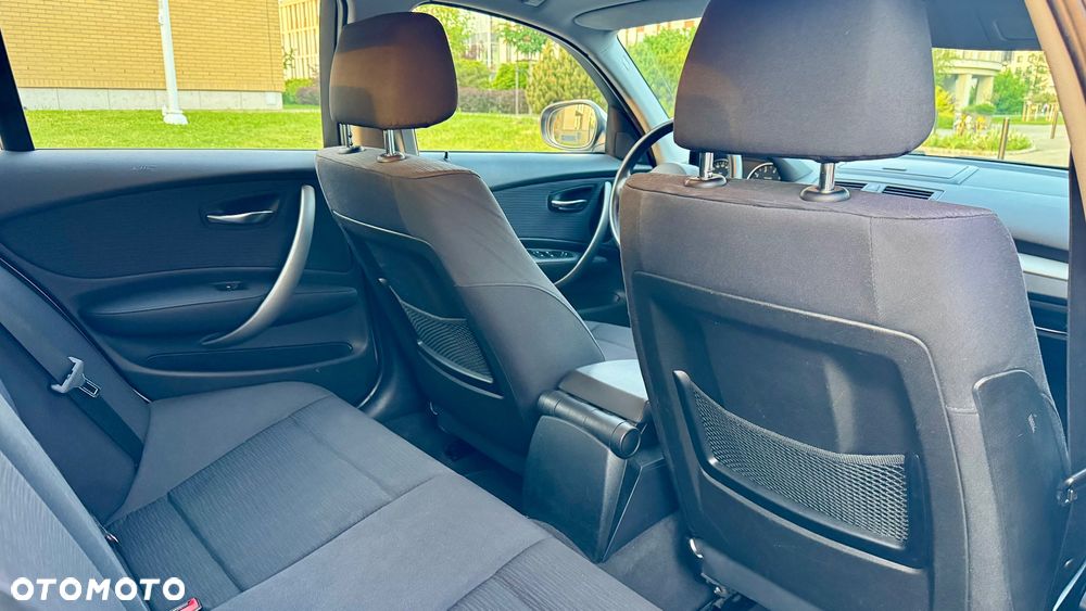 BMW Seria 1 116i - 23