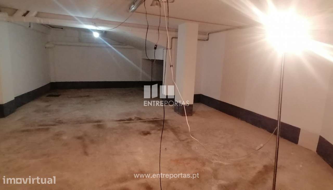 Venda de garagem próximo do centro da Póvoa de Varzim - Grande imagem: 2/7