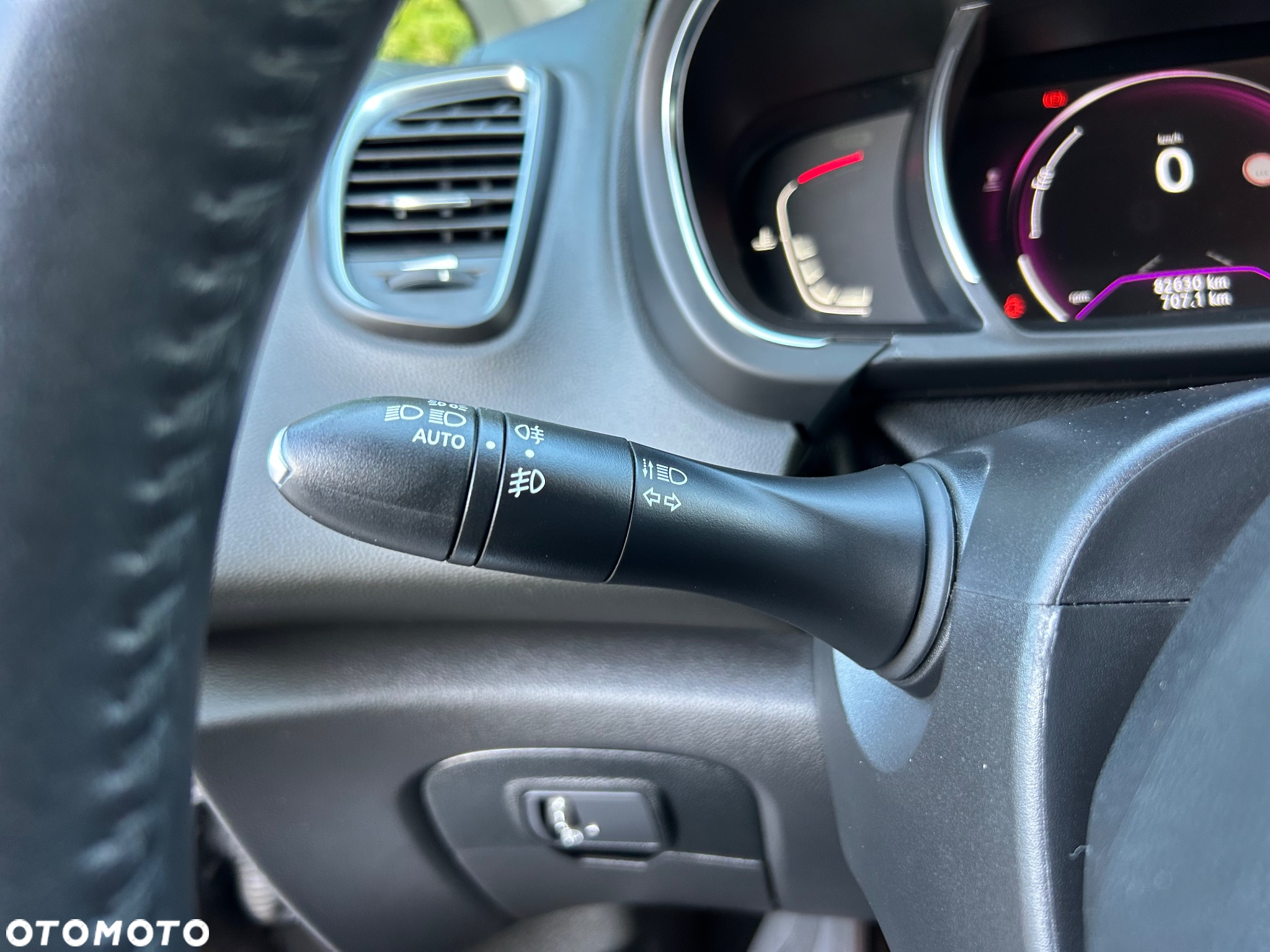 Renault Grand Scenic ENERGY TCe 140 LIMITED - 18