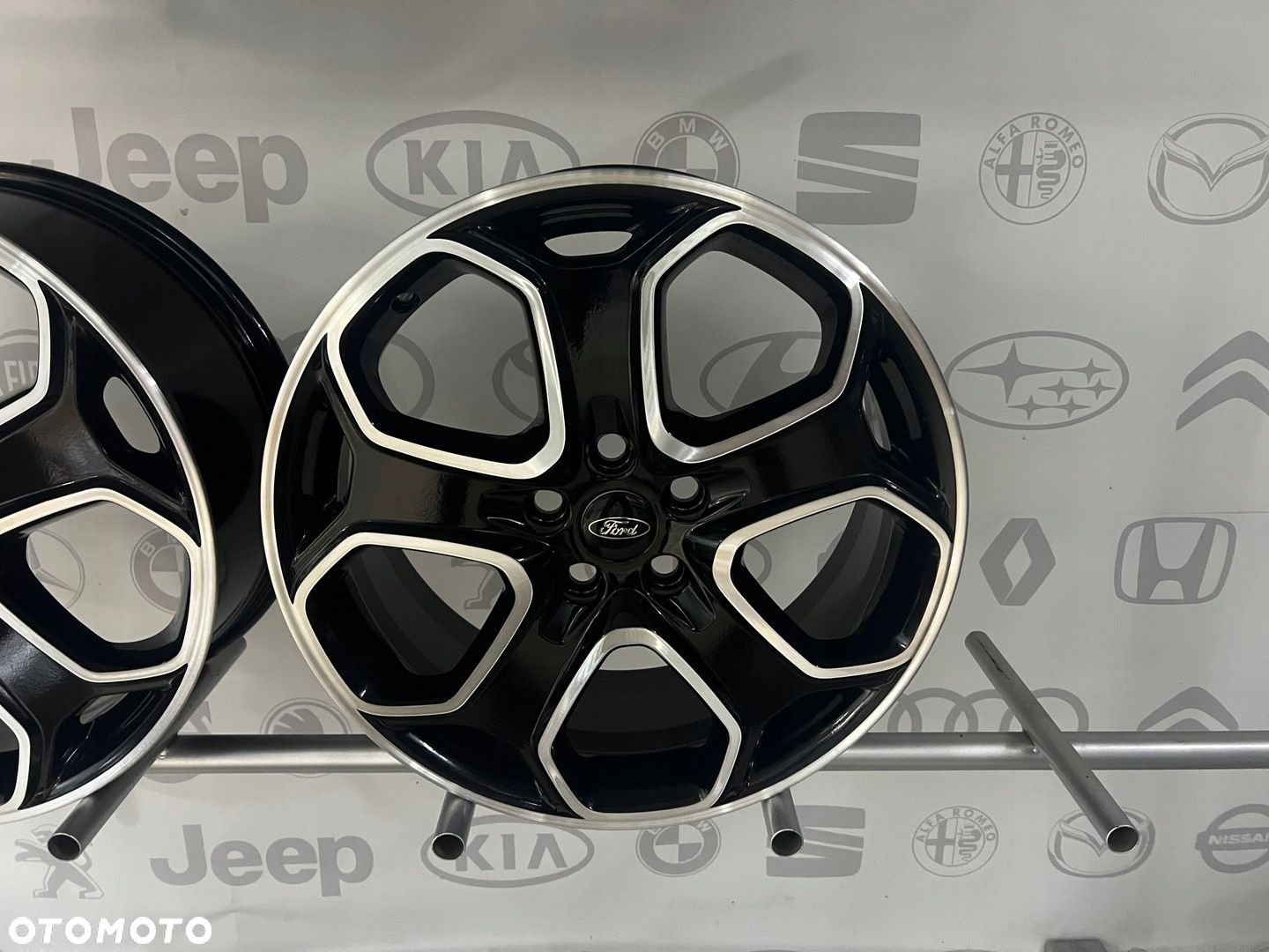 FELGI ALU FORD FOCUS MONDEO KUGA EDGE 18 ET52,5 ORYGINALNE - 1