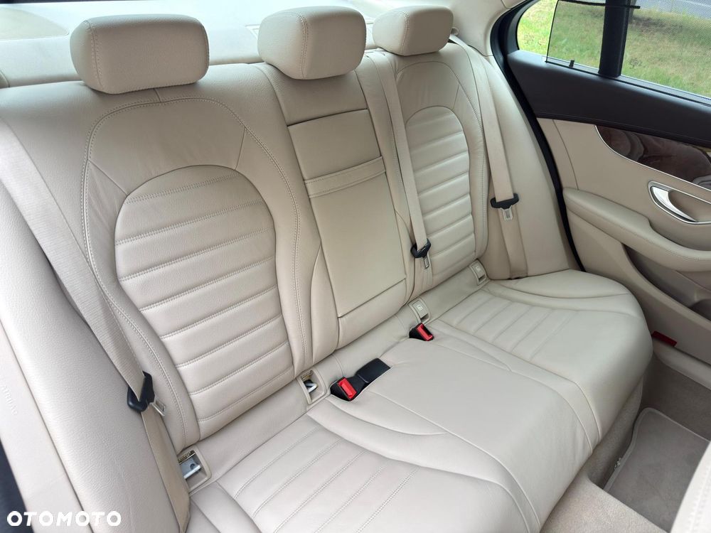 Mercedes-Benz Klasa C 200 4-Matic 7G-TRONIC - 30