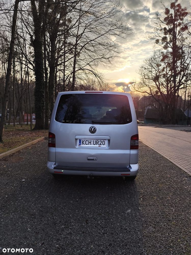 Volkswagen Caravelle - 2