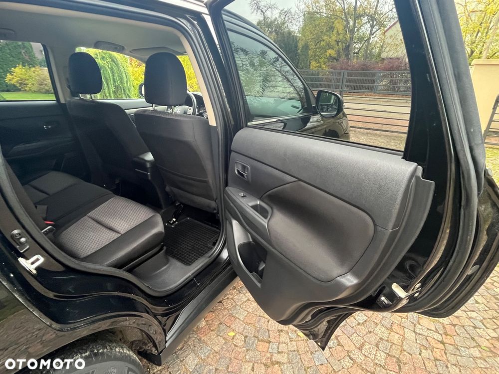 Mitsubishi Outlander 2.0 Intense + - 40