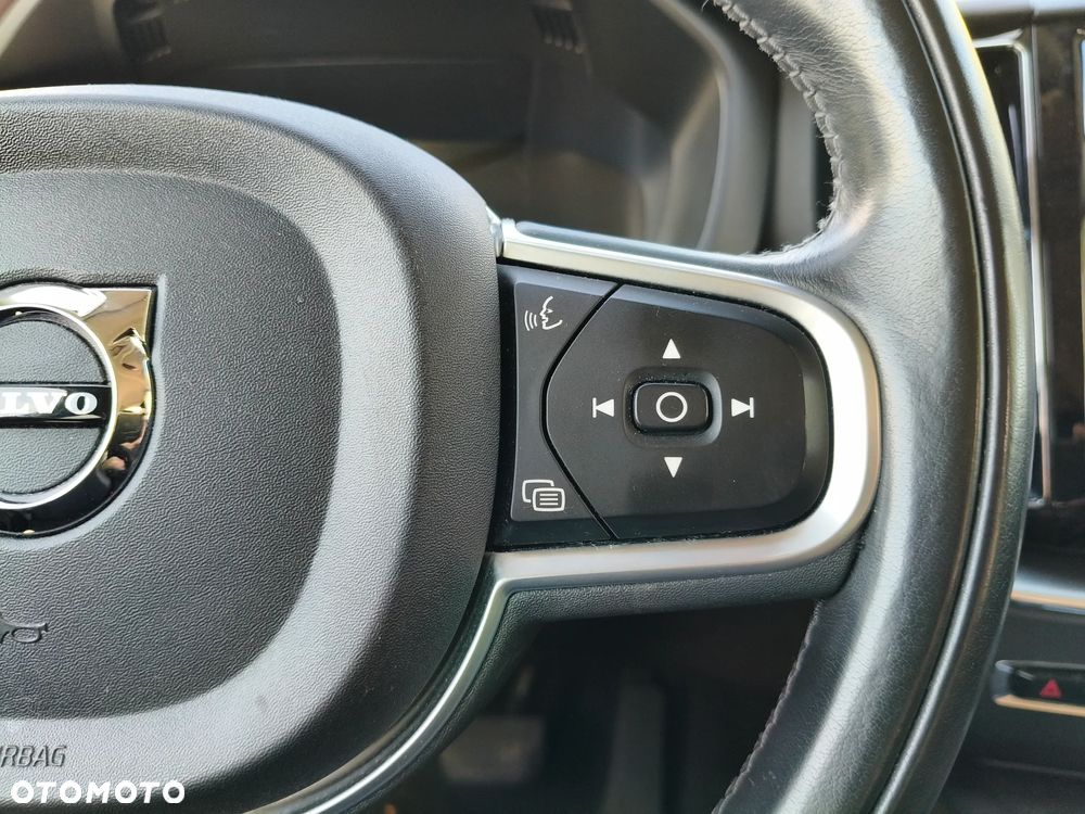 Volvo XC 60 T5 AWD Momentum - 17