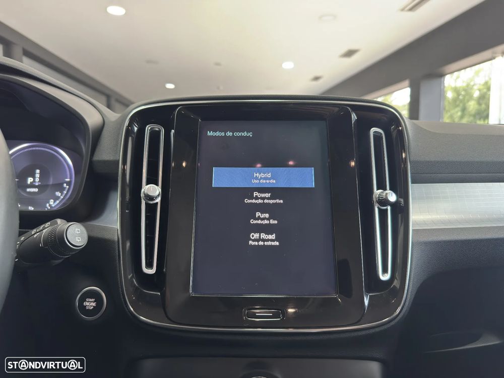 Volvo XC 40 1.5 T5 PHEV Inscription Expression — fotografia 14