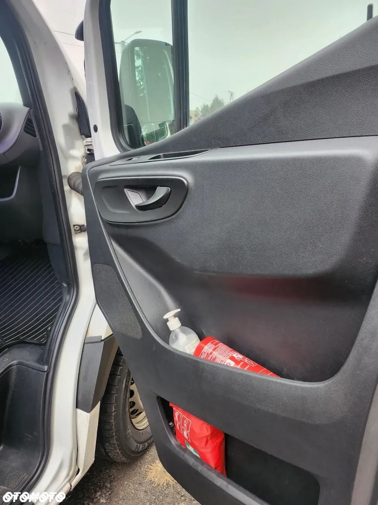 Mercedes-Benz Sprinter - 20