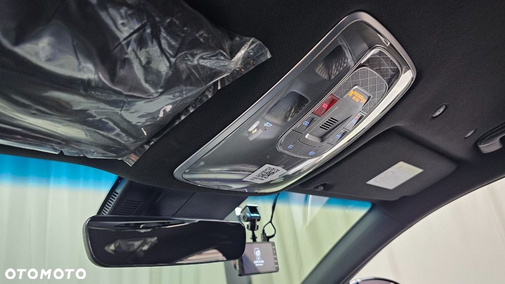 Genesis G90 - 21