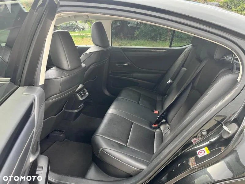 Lexus ES - 15
