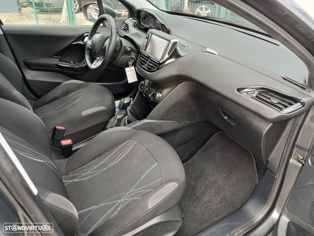 Peugeot 208 1.2 PureTech Active - 21