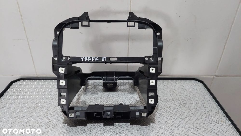 RAMKA RADIA RENAULT TRAFIC III 3 NR 678700458R - 1