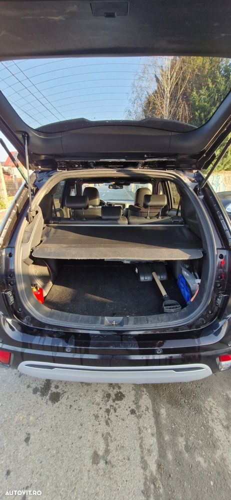 Mitsubishi Outlander PHEV 2.4 L 4X4 Instyle+ - 18