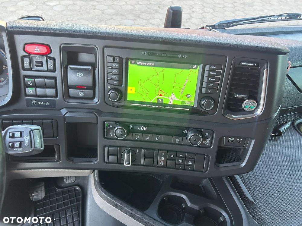 Scania S450 RETARDER / LED / NAWIGACJA / WIRTUALNE ZEGARY / 2 ZBIORNIKI PALIWOWE / LODÓWKA / PRZEBIEG 756 TYS. KM / SCANIA z POLSKIEGO SALONU / 2020 ROK !! - 24