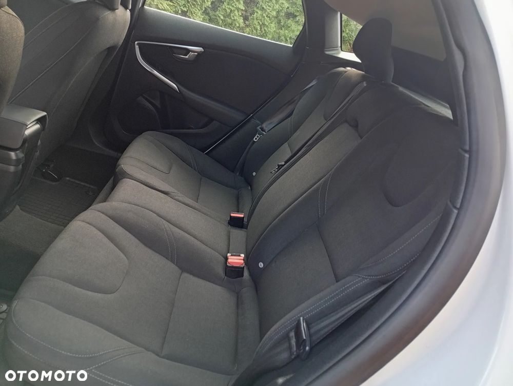 Volvo V40 D2 Momentum - 13