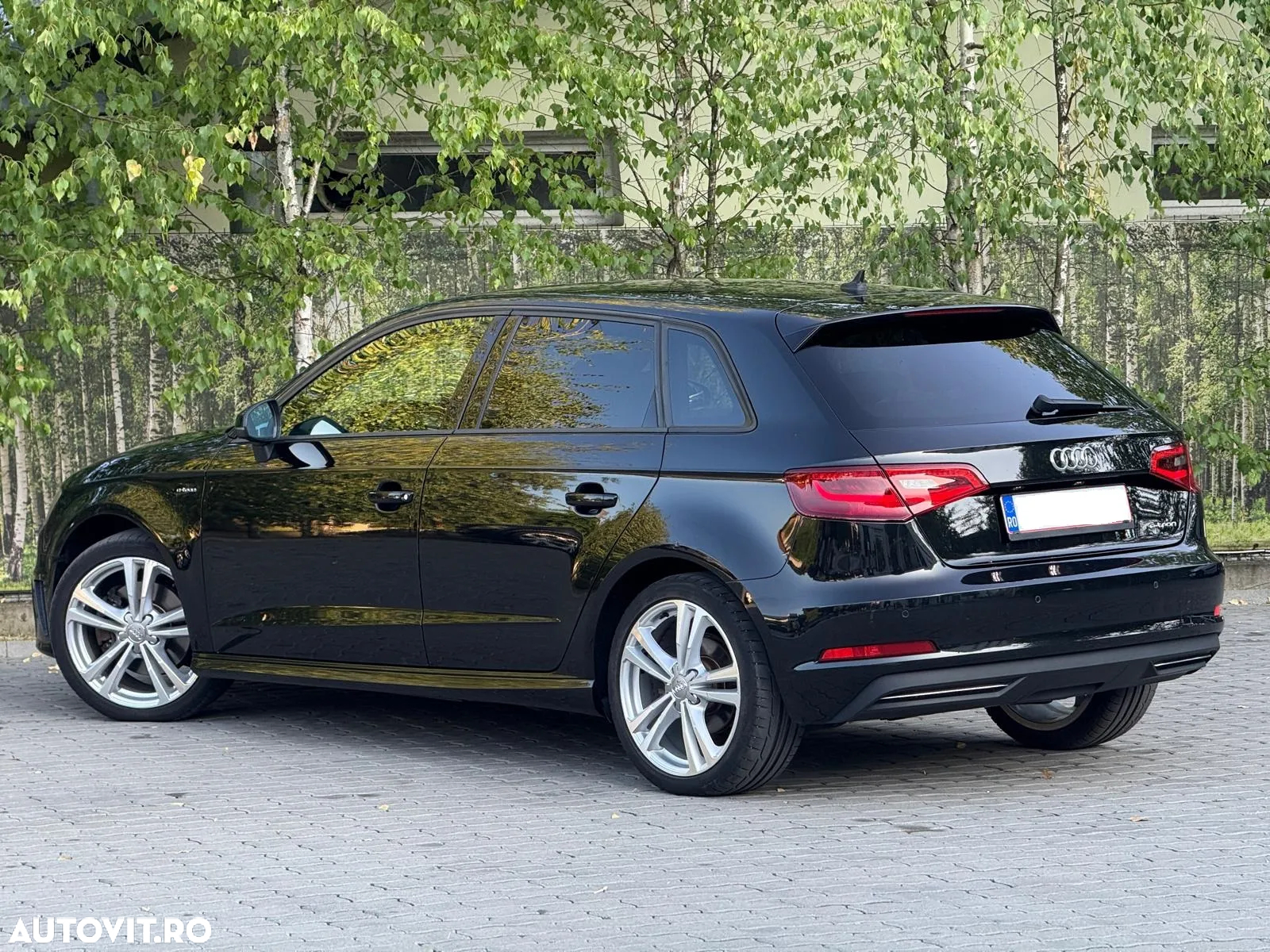 Audi A3 1.4 TFSI Sportback e-tron S line Sportpaket - 4