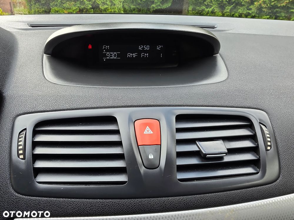 Renault Megane 2.0 140 CVT Luxe - 13