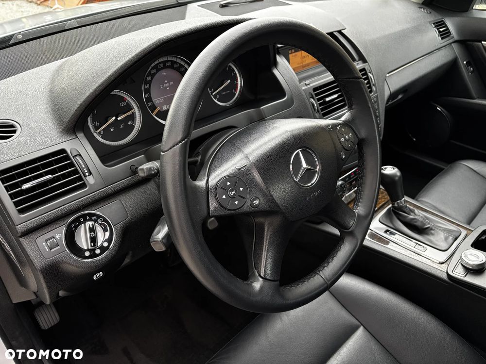 Mercedes-Benz Klasa C - 32