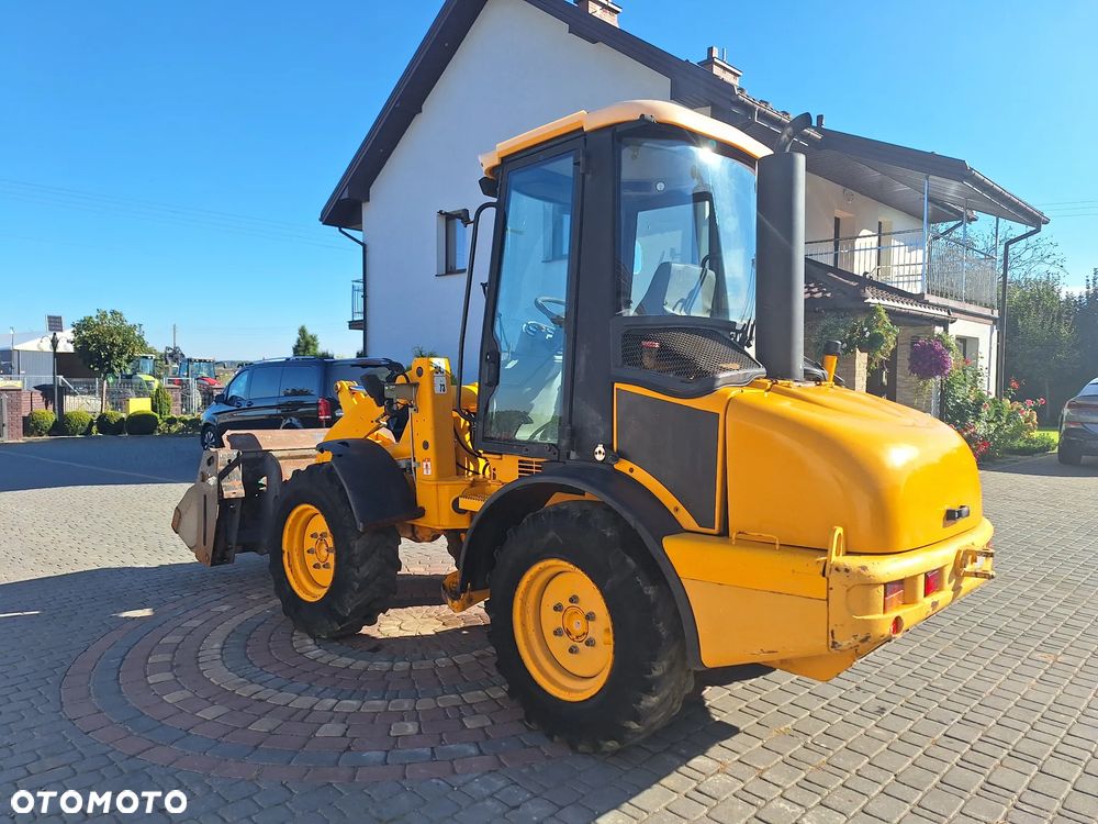 JCB 408 - 5