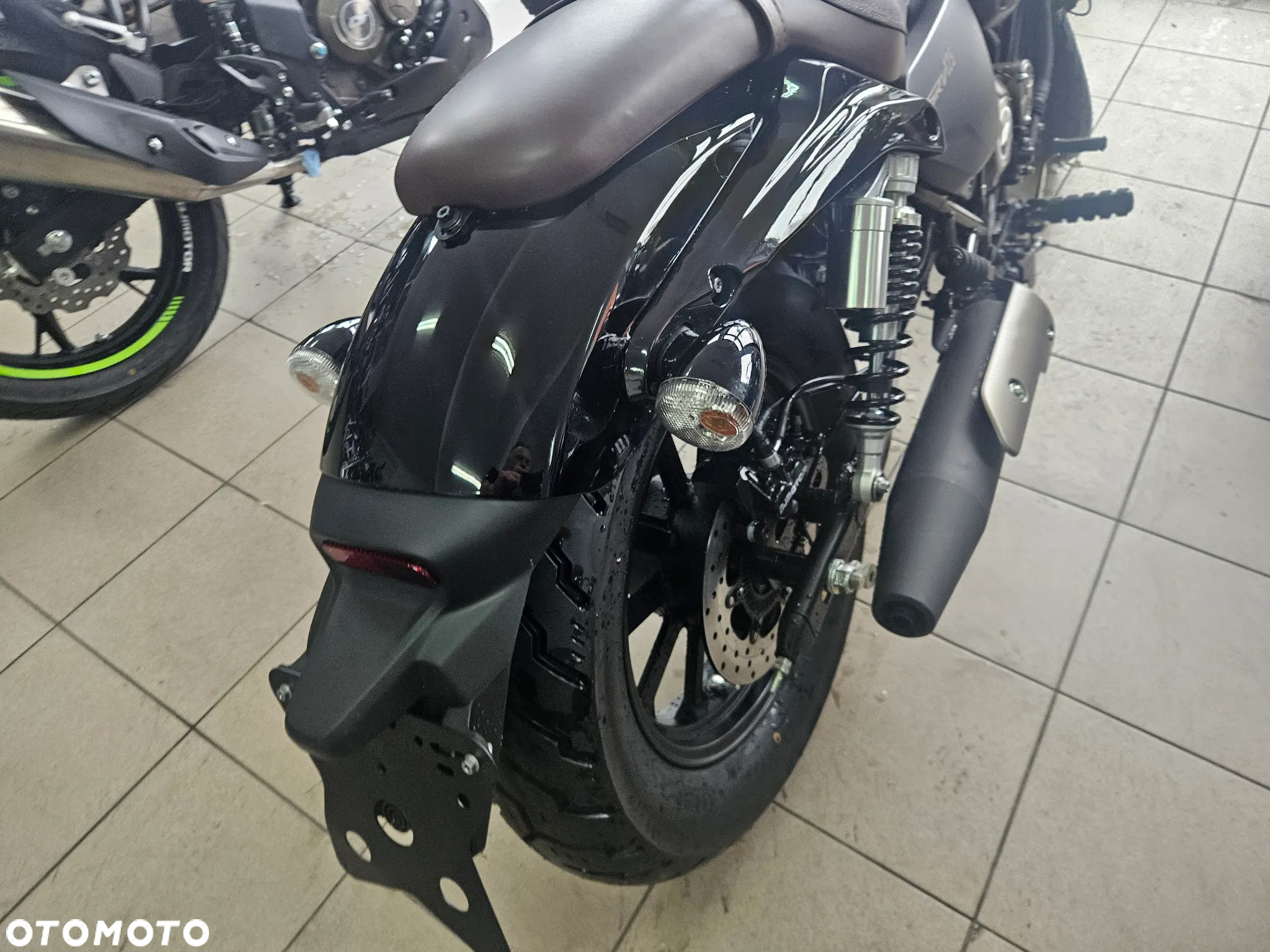 QJMOTOR SRV 125 - 9