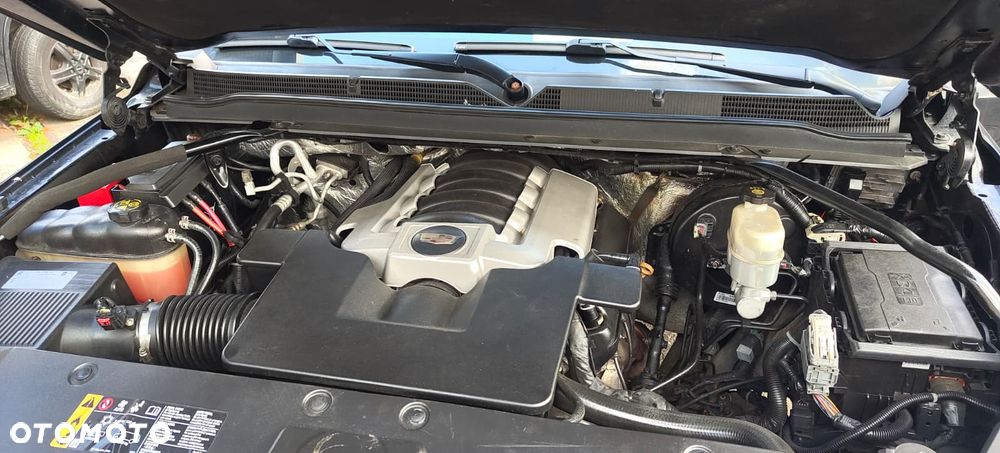Cadillac Escalade ESV 6.2 V8 AWD AT Premium - 12