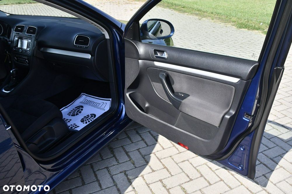 Volkswagen Golf - 22