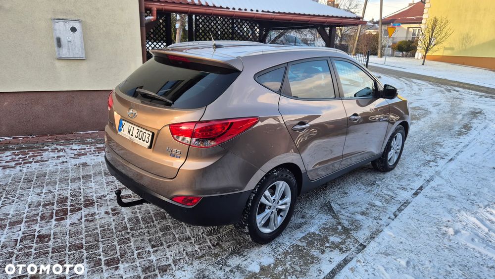 Hyundai ix35 1.7 CRDi 2WD blue Finale Gold - 13