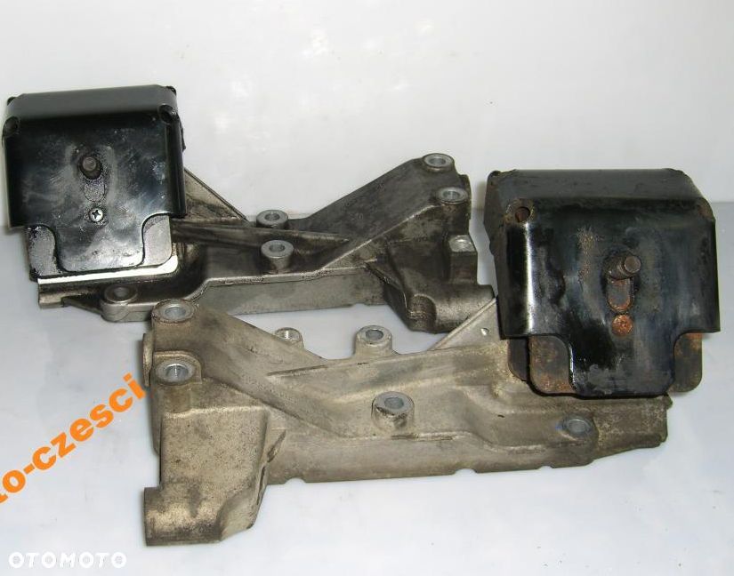 PODUSZKA SILNIKA MITSUBISHI CANTER FUSO 2010-3.0 - 1