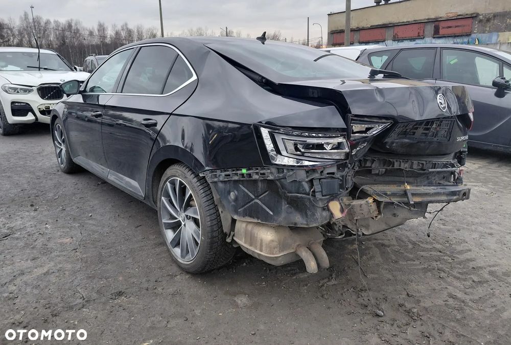 Skoda Superb 1.8 TSI L&K DSG - 5