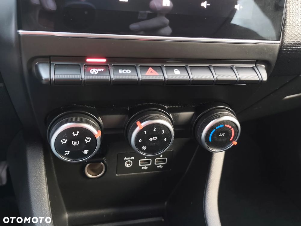 Renault Clio BLUE dCi 100 BUSINESS EDITION - 24