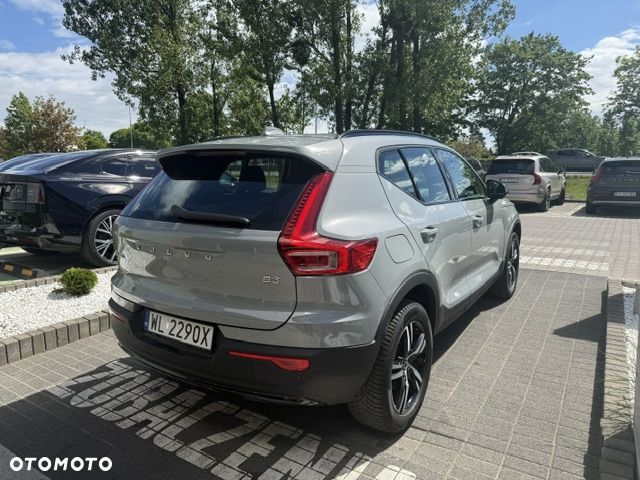 Volvo XC 40 B3 Plus Dark - 14
