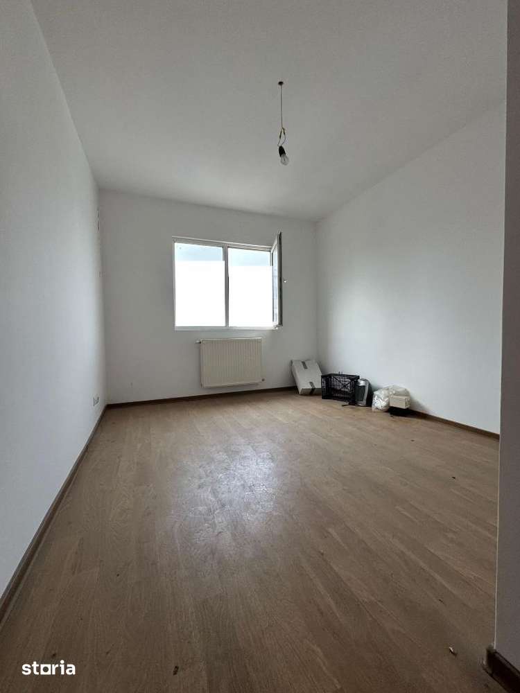 Apartament cu 4 camere, localizat în Oraș Târgu Ocna. - Imagine principală: 3/11