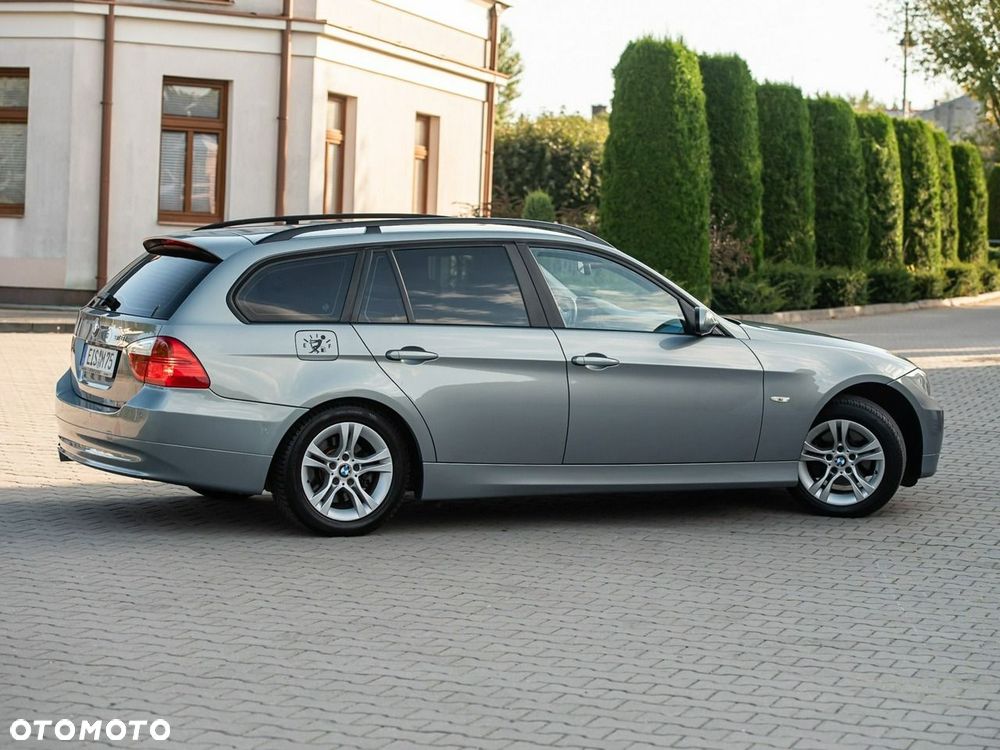 BMW Seria 3 318i Edition Exclusive - 18