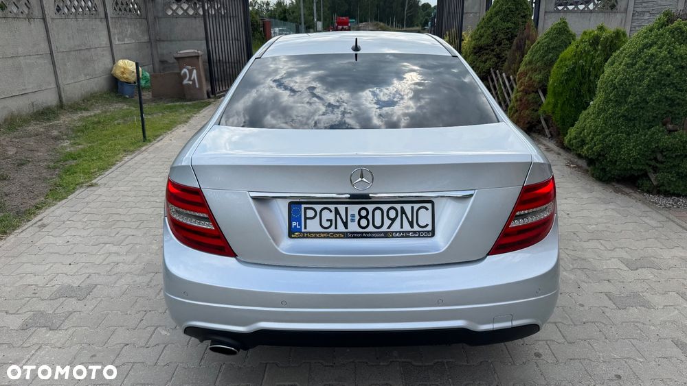 Mercedes-Benz Klasa C 250 CGI BlueEff Sport - 12