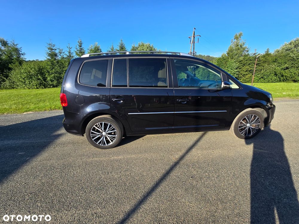 Volkswagen Touran 2.0 TDI DPF Highline DSG - 13