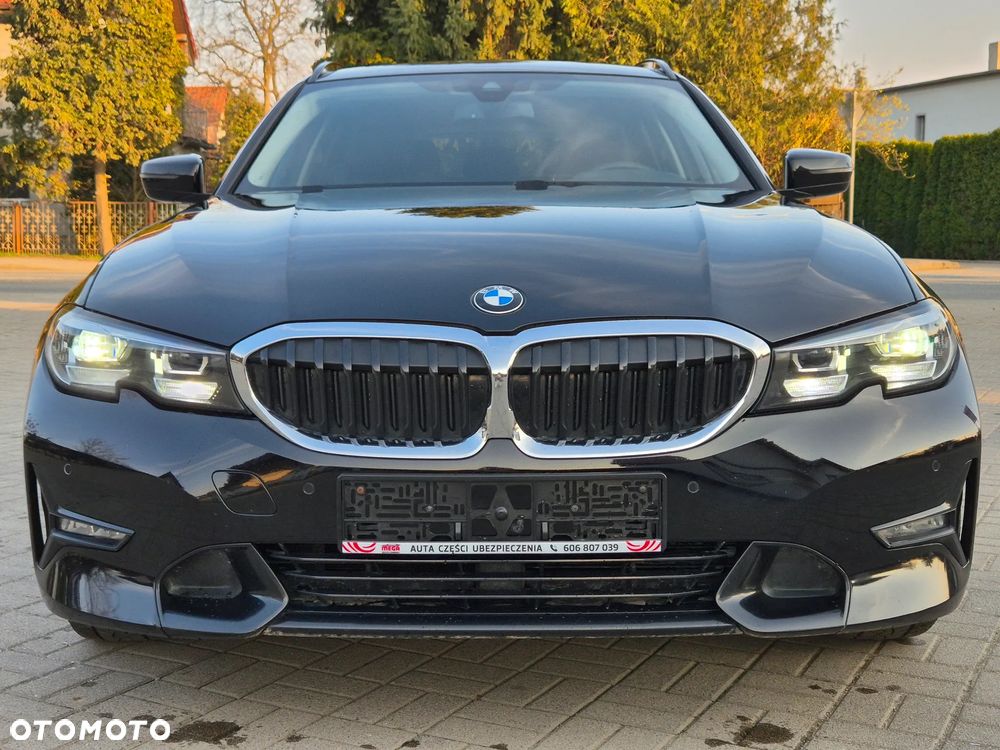 BMW Seria 3 330i Sport Line - 3