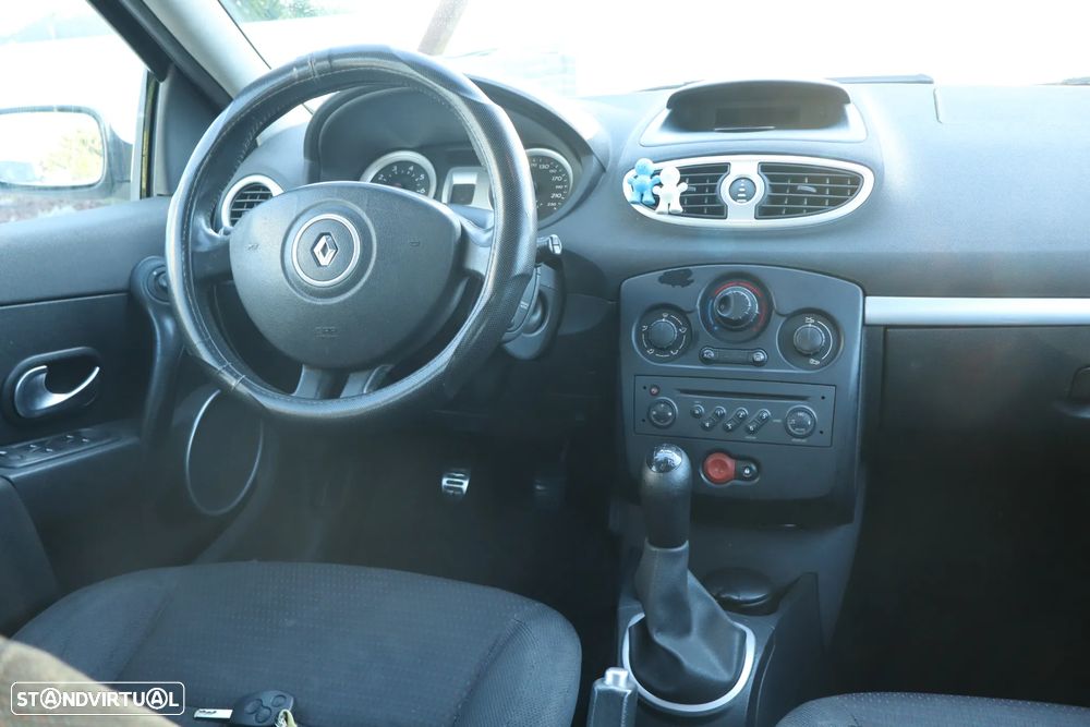 Renault Clio 1.2 16V Expression - 19