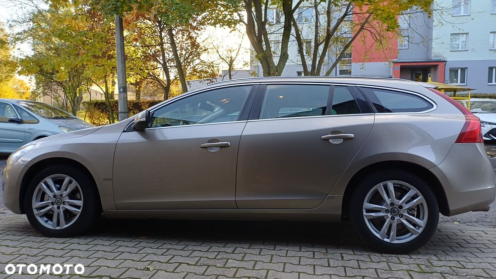 Volvo V60 D5 AWD Summum - 15