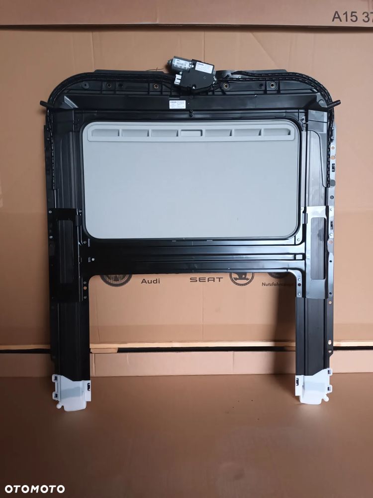 Audi A6 Sedan C7 4G lift szyberdach 4G5877041G bezowa czarna blenda 28km - 10