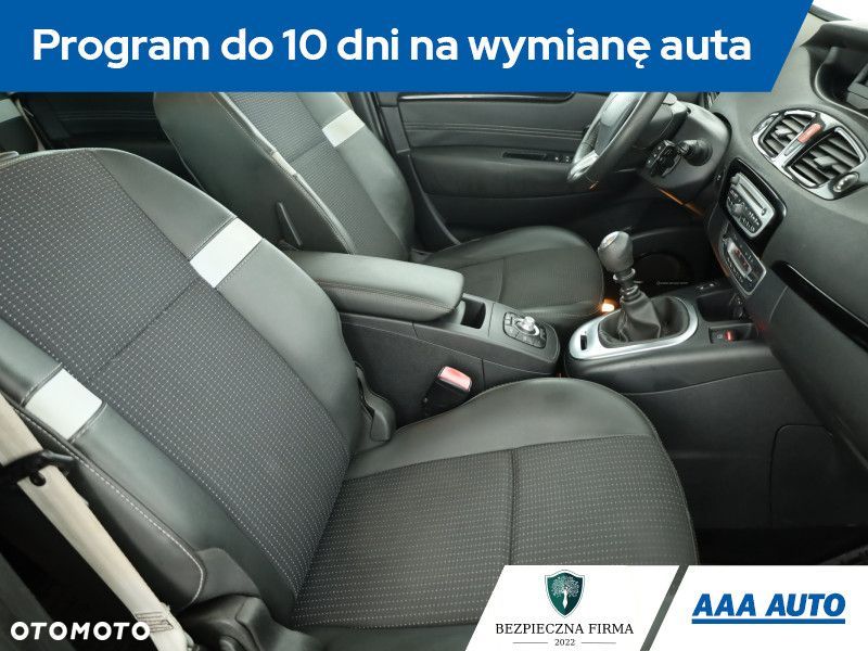 Renault Grand Scenic - 8