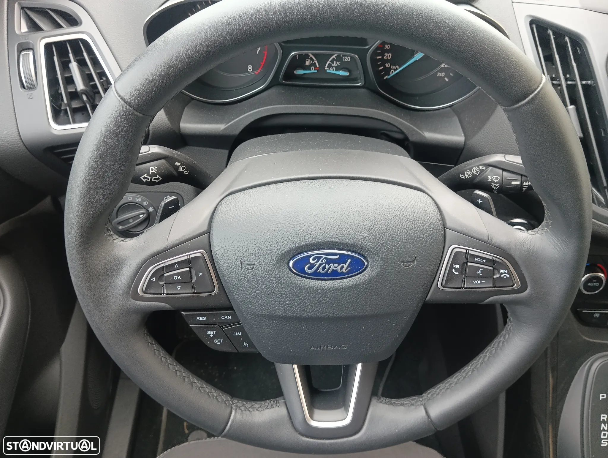 Ford Kuga 1.5 EcoBoost Titanium 4WD Powershift - 11