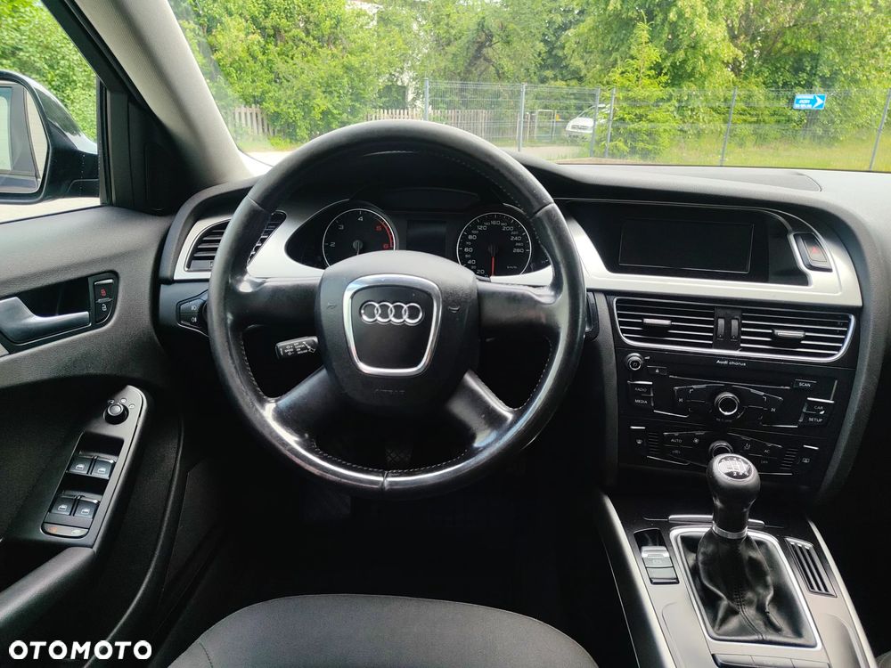 Audi A4 Avant 2.0 TDI - 10