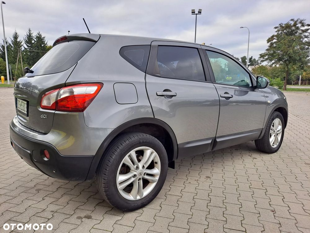 Nissan Qashqai 2.0 dCi 4 x 4 DPF acenta - 4