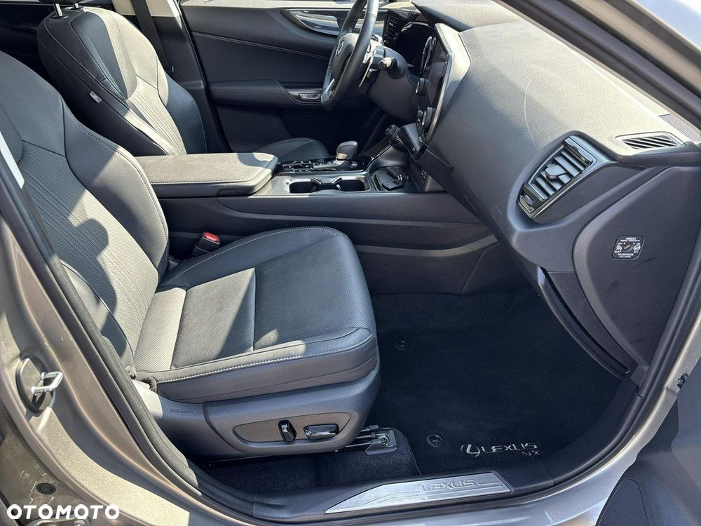 Lexus NX 350h Prestige AWD - 19